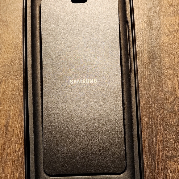 Samsung S20 Ultra 5G box with headphones - Picture 7 of 9